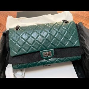 Chanel 2.55 Reissue Classic Flap 226